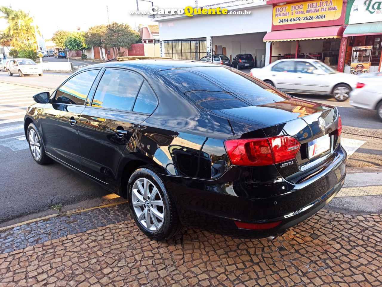 VOLKSWAGEN   JETTA COMFORTLINE 2.0 T.FLEX 8V 4P TIPT.   PRETO 2013 2.0 GASOLINA - Loja