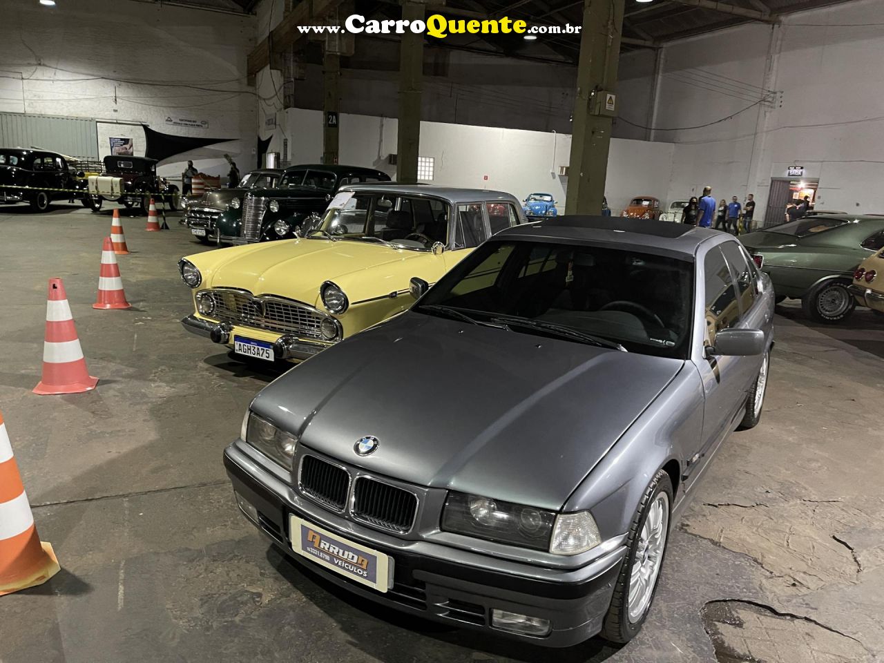 BMW   325IA   CINZA 1992 2.0 GASOLINA - Loja