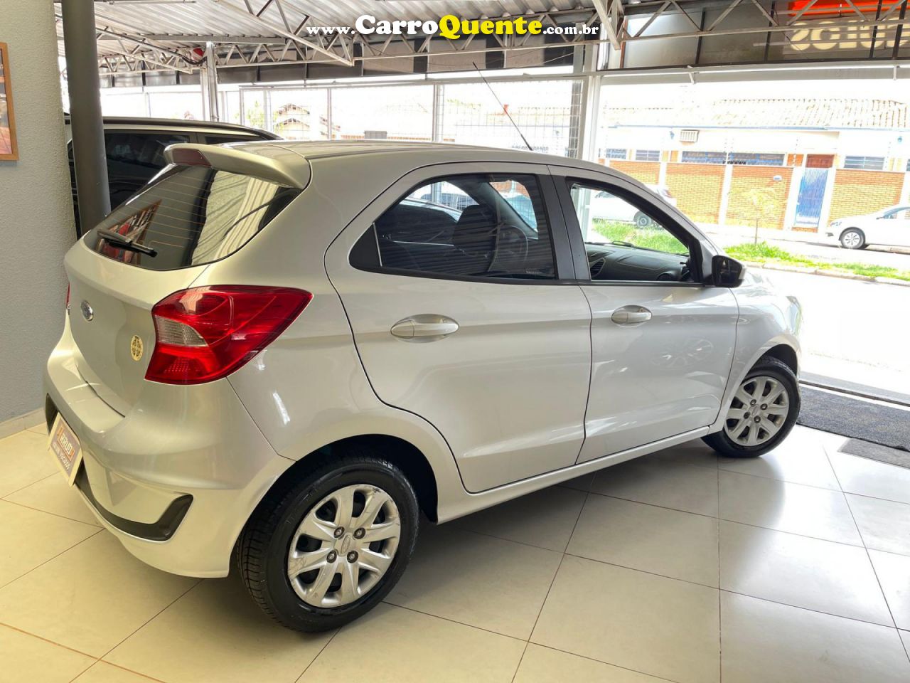 FORD   KA 1.0 SESE PLUS TIVCT FLEX 5P   PRATA 2019 1.0 FLEX - Loja