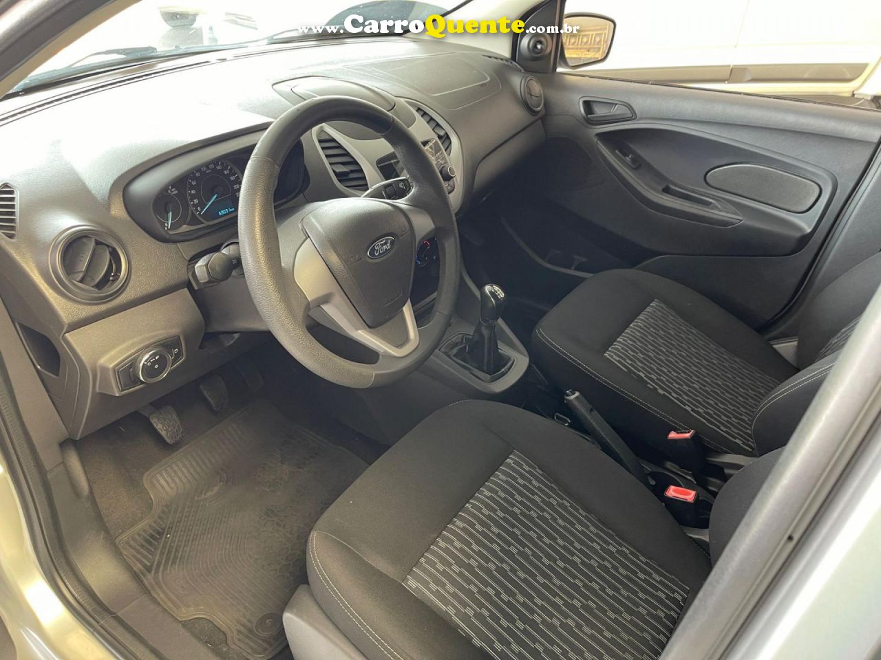 FORD   KA 1.0 SESE PLUS TIVCT FLEX 5P   PRATA 2019 1.0 FLEX - Loja