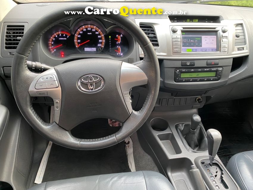 Toyota Hilux Cabine Dupla SRV AT 4x4 FLEX - Loja