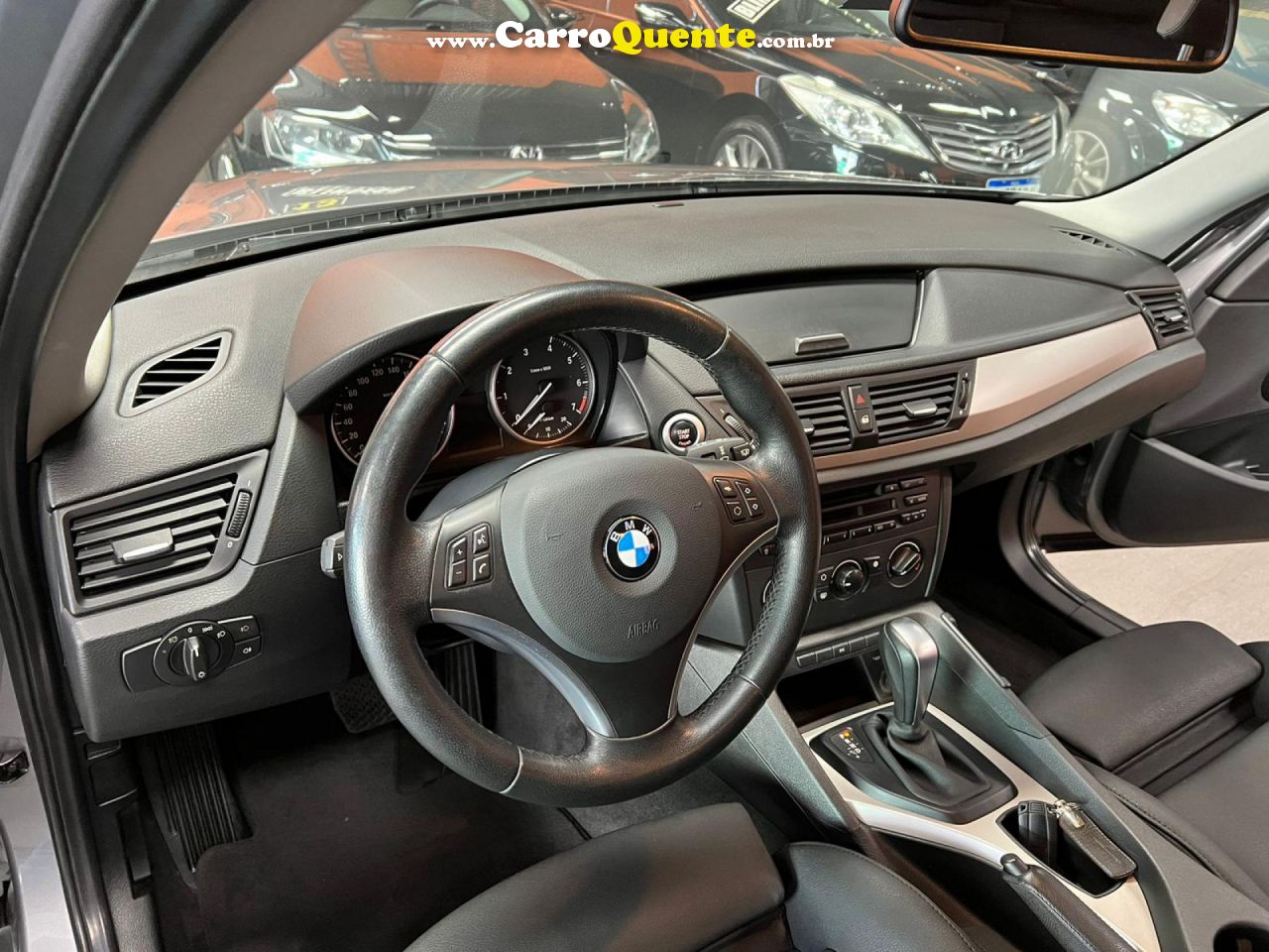 BMW   X1 SDRIVE 18I 2.0 16V 4X2 AUT.   CINZA 2011 2.0 GASOLINA - Loja
