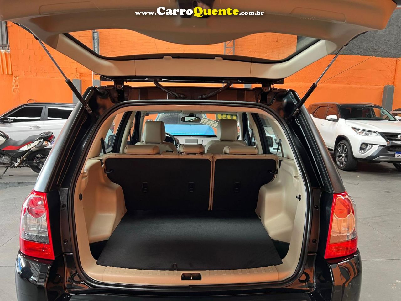 LAND ROVER   FREELANDER2 I6 SE 3.2 232CV AUT. 5P   PRETO 2009 3.2 GASOLINA - Loja