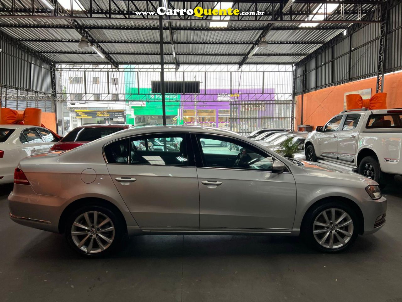 VOLKSWAGEN   PASSAT TB 2.0 FSITSI 211CV TIPTRONIC 4P   PRATA 2013 2.0 GASOLINA - Loja