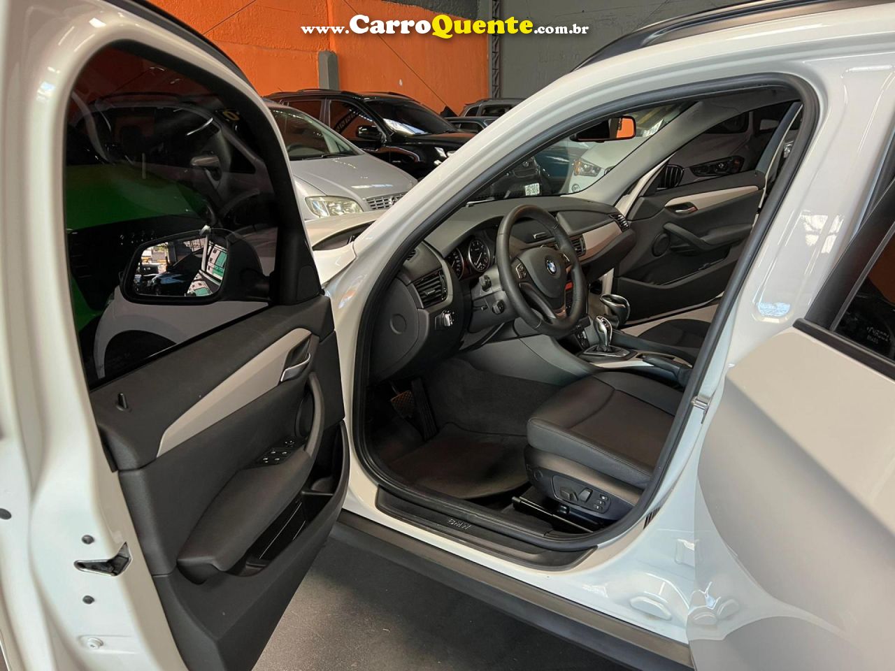 BMW   X1 SDRIVE 20I 2.02.0 TB ACTI.FLEX AUT.   BRANCO 2015 2.0 FLEX - Loja