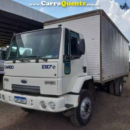Ford Cargo 1517 CARGO 1317 E T 4x2 Baú