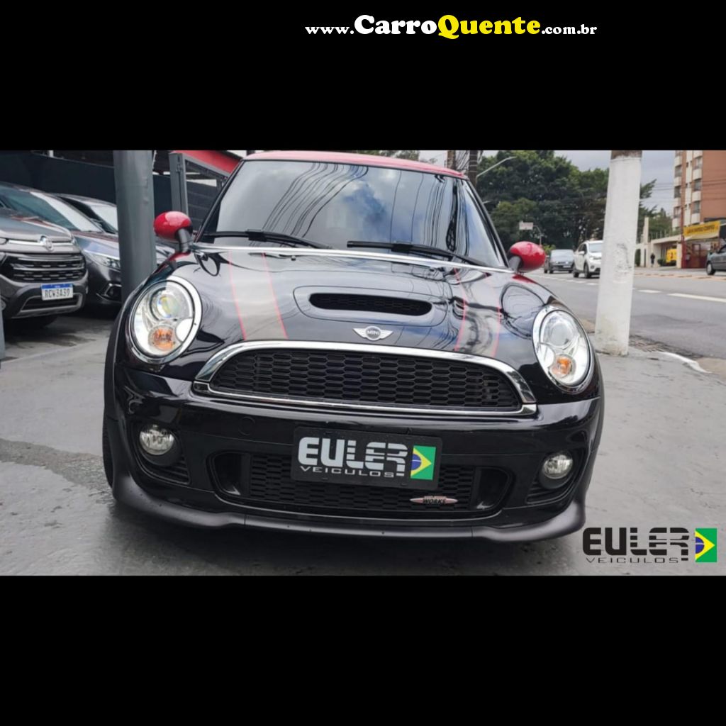 MINI   COOPER JOHN WORKS 1.6 AUT.   PRETO 2013 1.6 GASOLINA - Loja