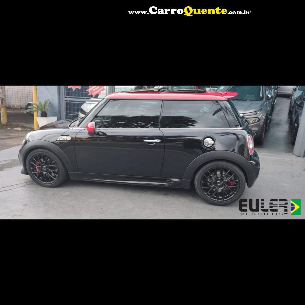 MINI   COOPER JOHN WORKS 1.6 AUT.   PRETO 2013 1.6 GASOLINA - Loja