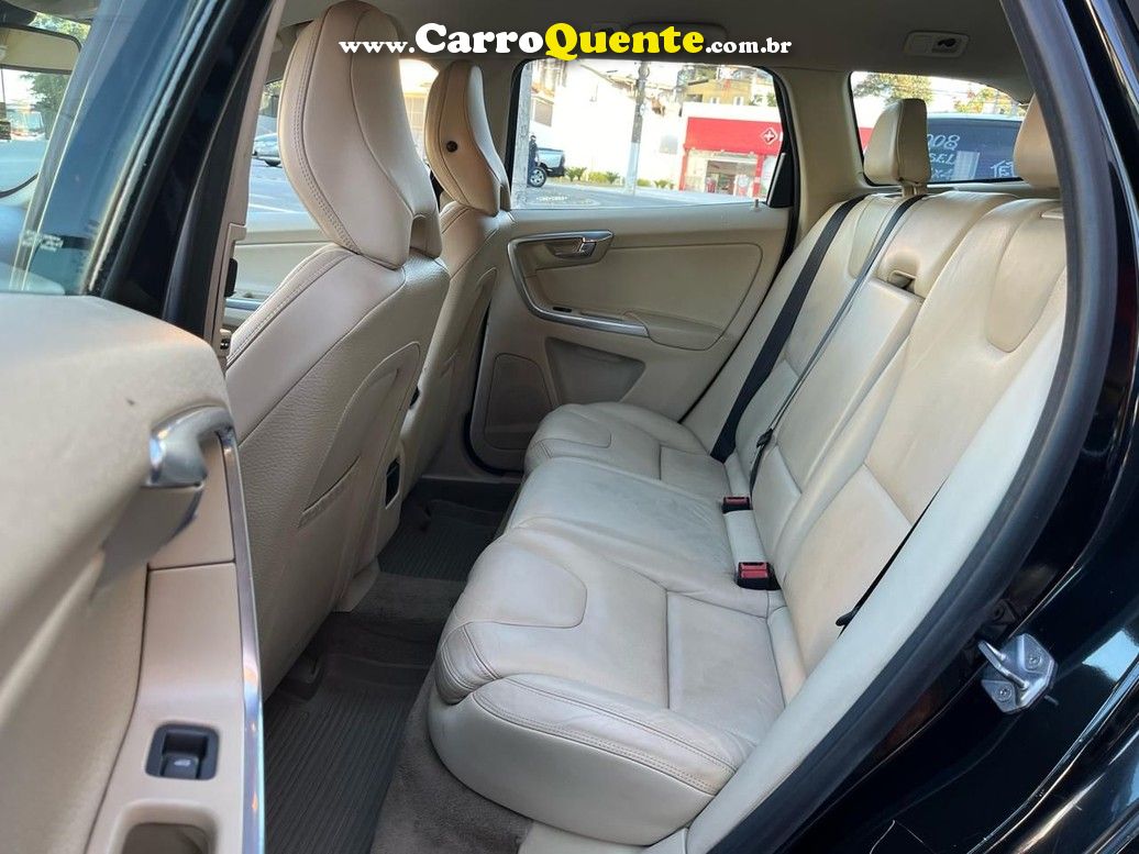 VOLVO XC60 2.0 T5 R DESIGN TURBO 2014 - Loja