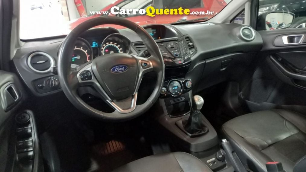 Ford New Fiesta TITANIUM - Loja