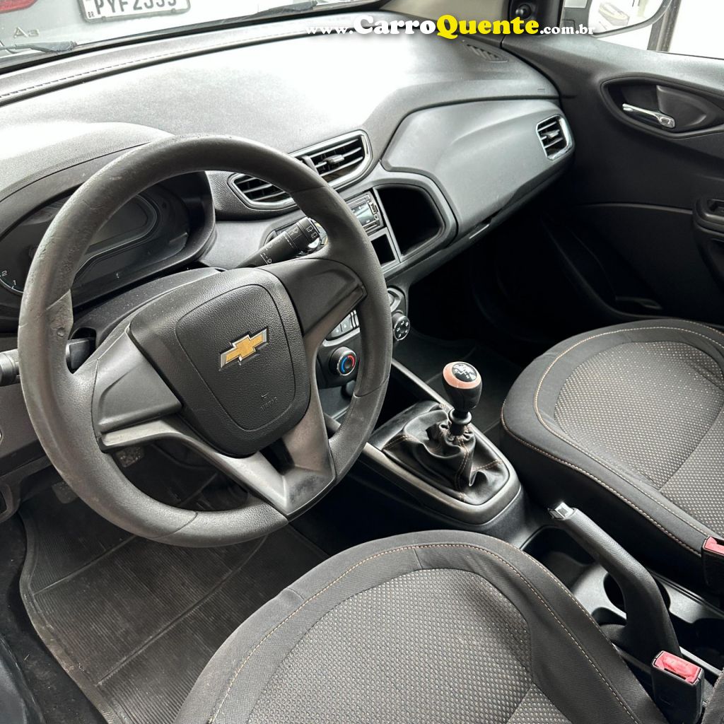 CHEVROLET   ONIX HATCH LT 1.0 8V FLEXPOWER 5P MEC.   PRATA 2014 1.0 FLEX - Loja