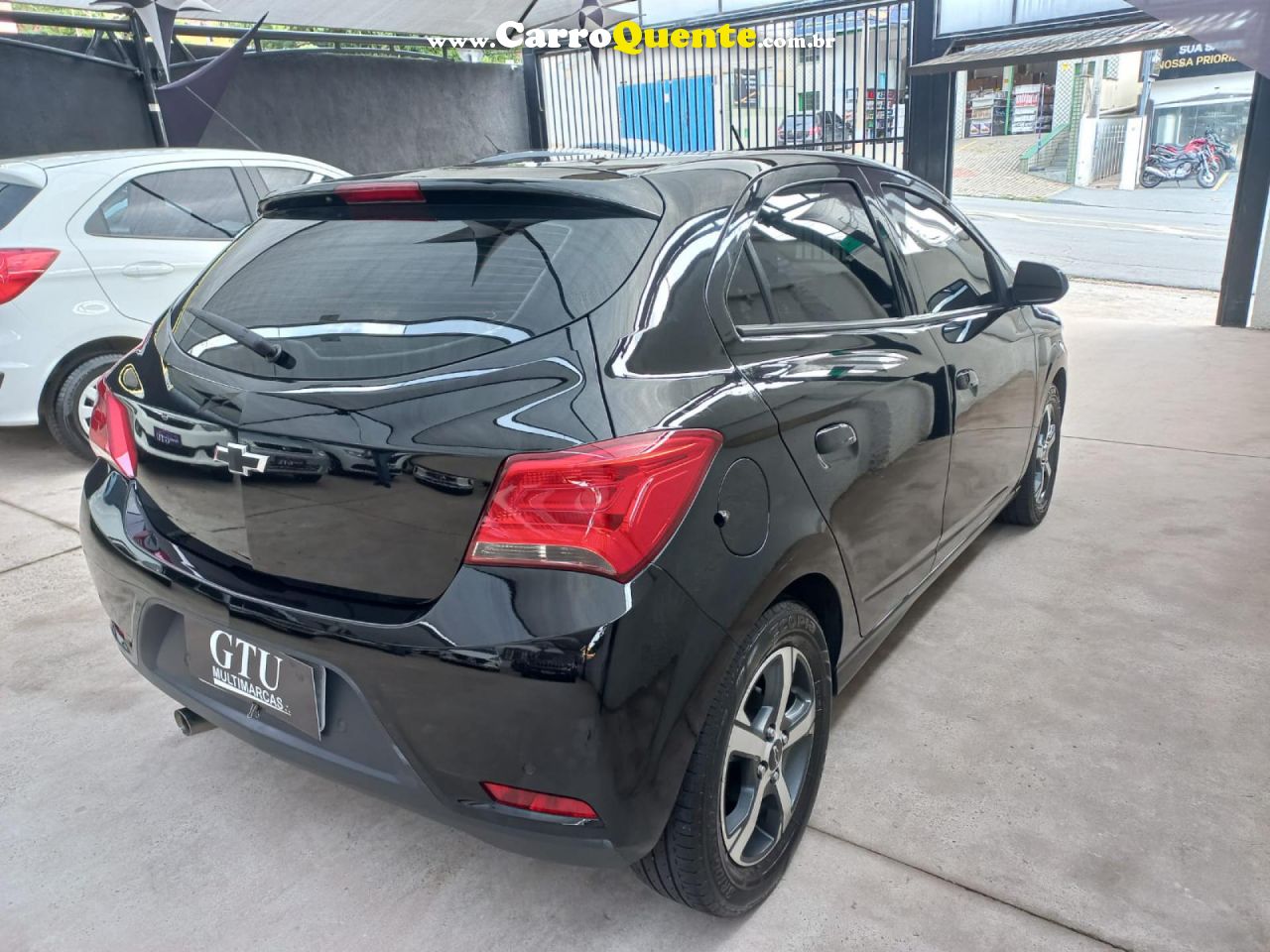 CHEVROLET   ONIX HATCH LTZ 1.4 8V FLEXPOWER 5P AUT.   PRETO 2019 1.4 FLEX - Loja