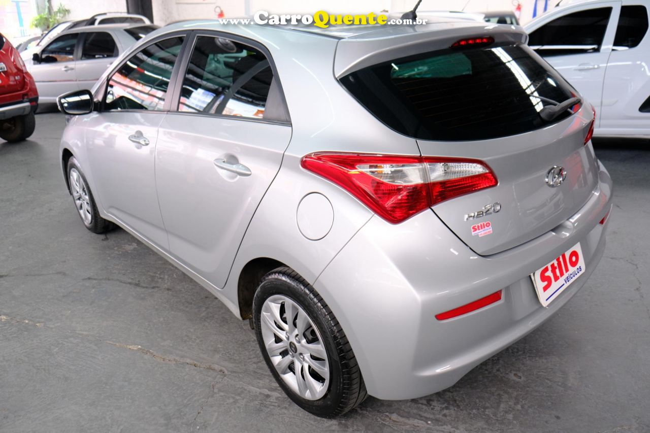 HYUNDAI   HB20 COMF.C.PLUSC.STYLE 1.0 FLEX 12V   PRATA 2017 1.0 FLEX - Loja