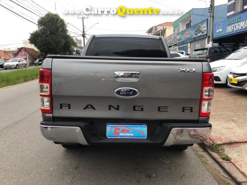 Ford Ranger XLT - Loja