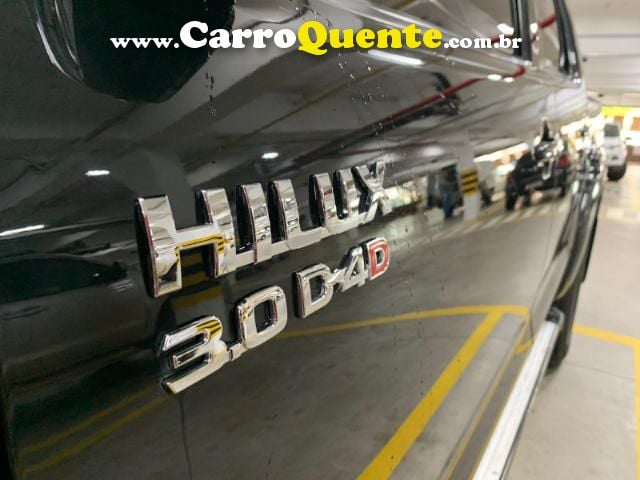 Hilux CD SRV D4-D 4x4 3.0 TDI Diesel Aut 2013/2012 Toyota - Loja
