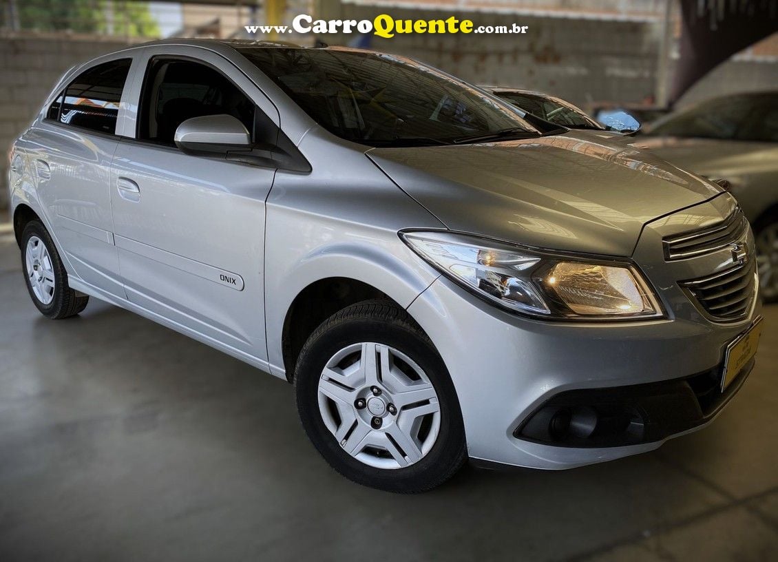 CHEVROLET ONIX 1.0 MPFI LT 8V - Loja