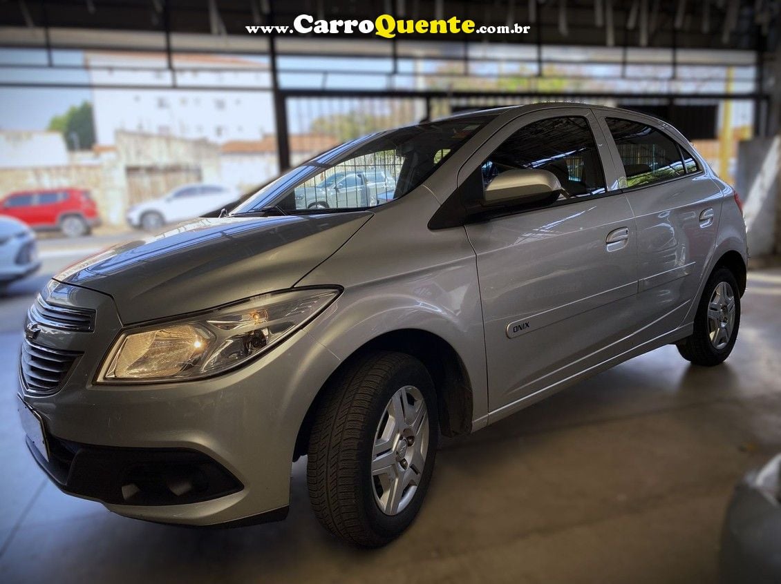 CHEVROLET ONIX 1.0 MPFI LT 8V - Loja