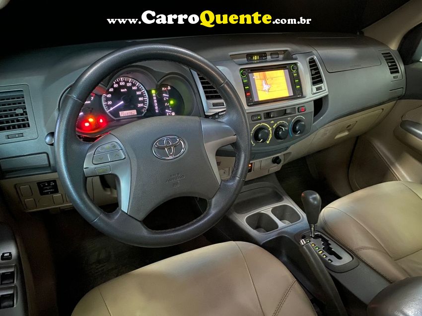 Toyota Hilux Sw4 4x2 - Loja