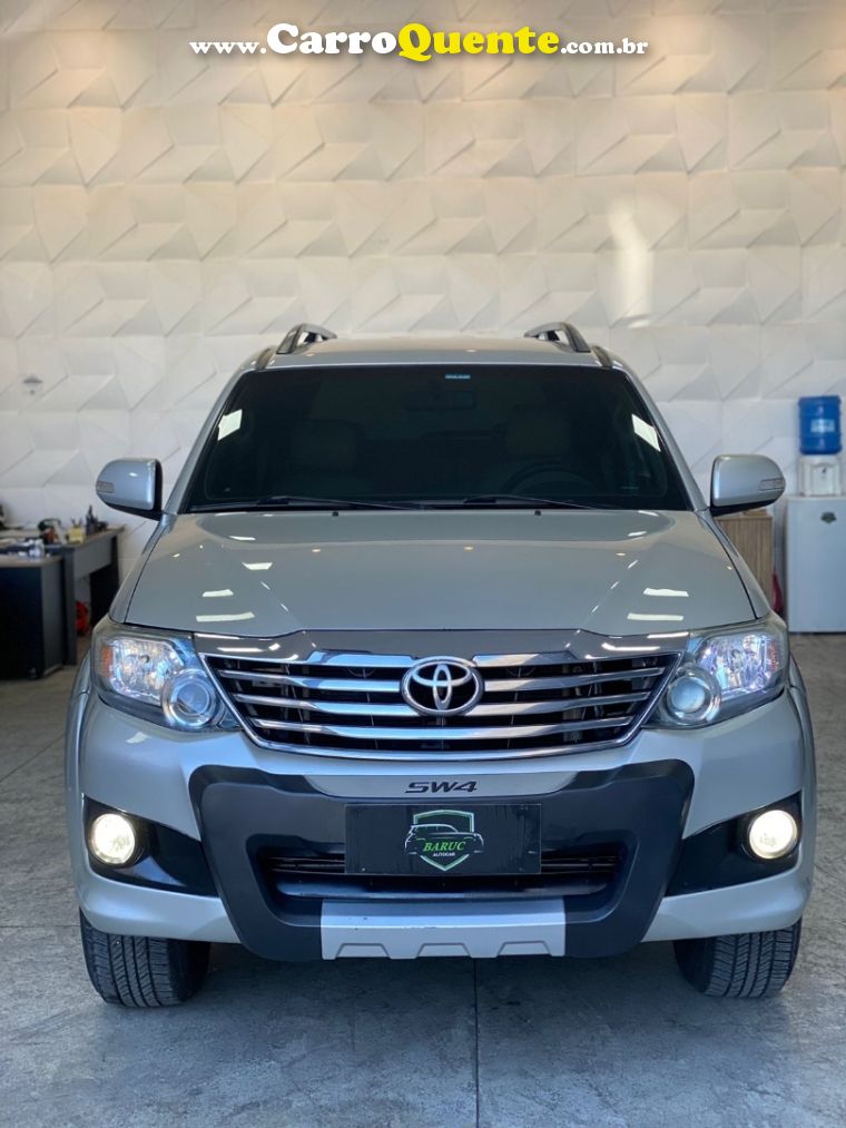 Toyota Hilux Sw4 4x2 - Loja