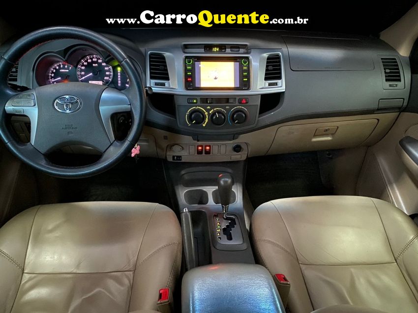 Toyota Hilux Sw4 4x2 - Loja