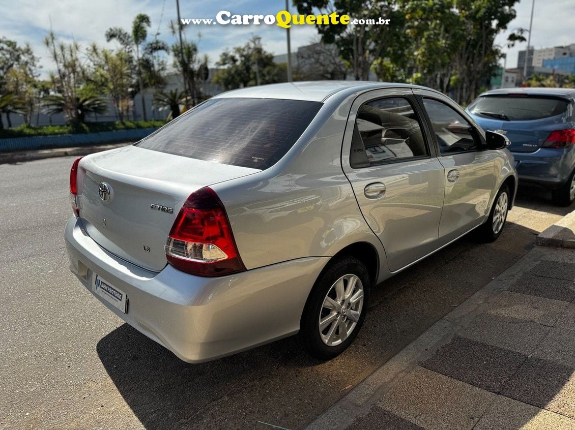 TOYOTA ETIOS 1.5 X SEDAN 16V - Loja