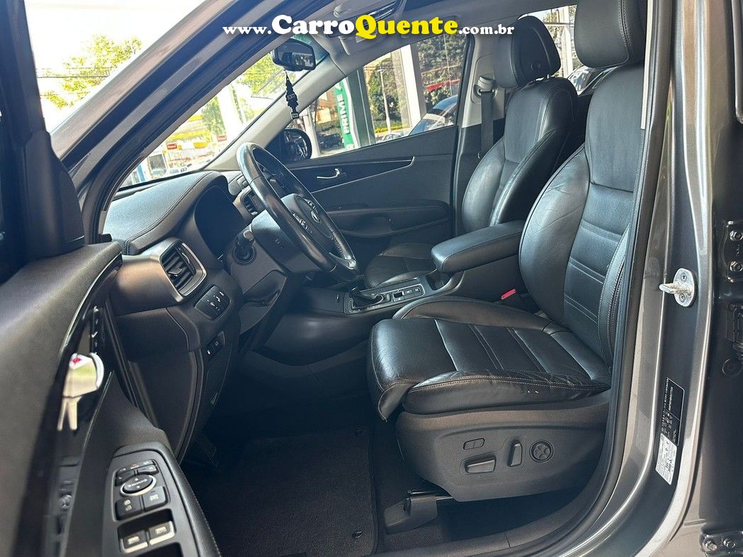 KIA SORENTO 3.3 V6 EX 7L - Loja