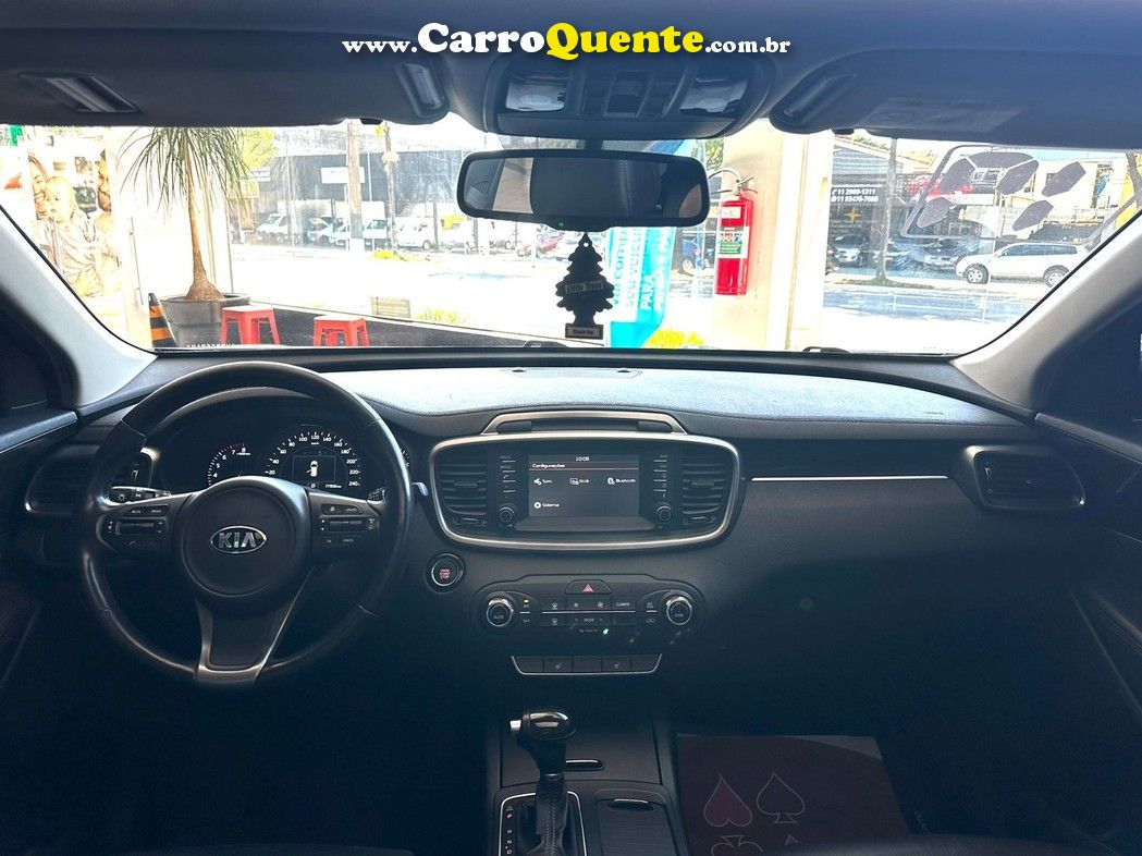 KIA SORENTO 3.3 V6 EX 7L - Loja