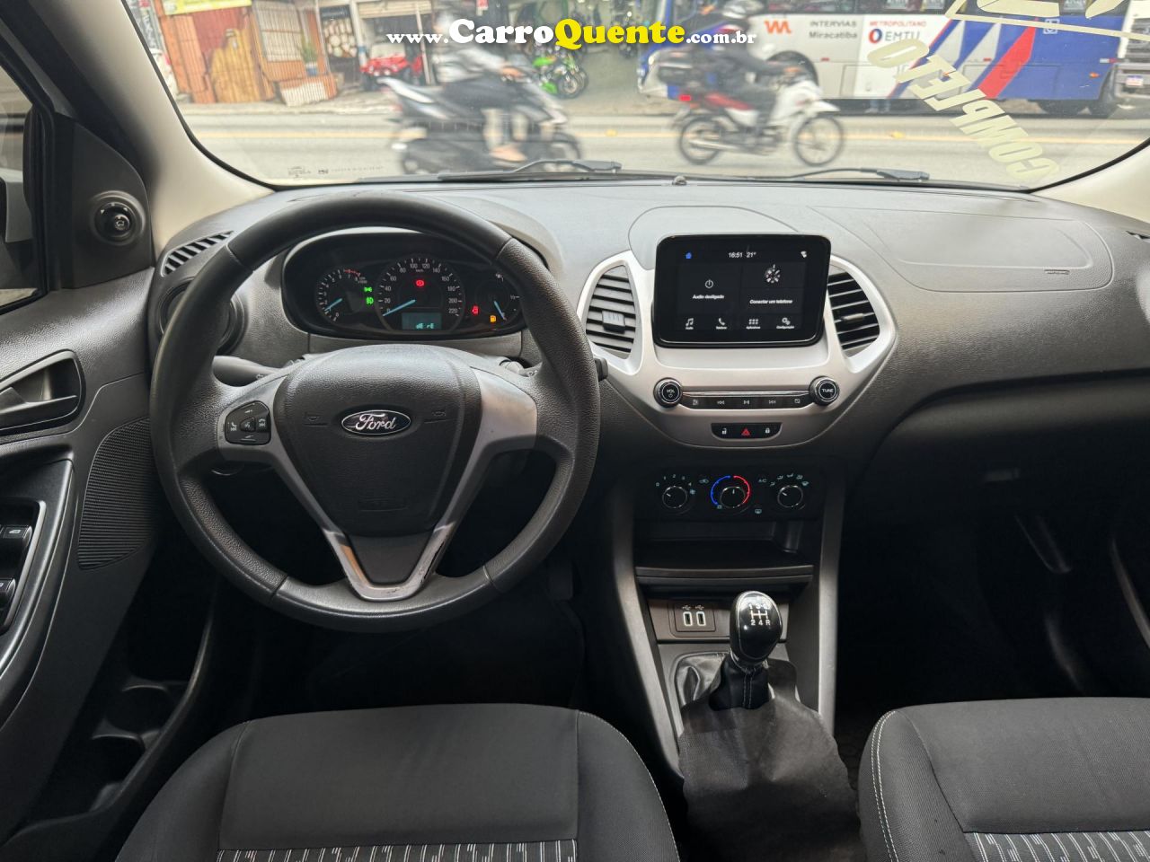 FORD   KA 1.5 SE 12V FLEX 5P MEC.   BRANCO 2019 1.5 FLEX - Loja