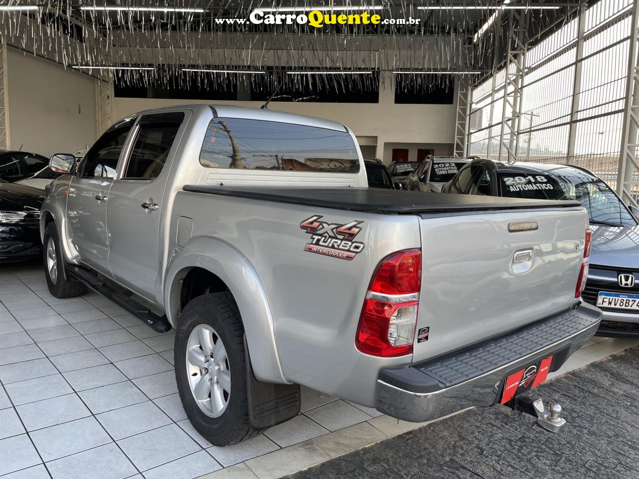 TOYOTA   HILUX CD D4-D 4X4 3.0 TDI DIES. MEC.   PRATA 2013 3.0 DIESEL - Loja