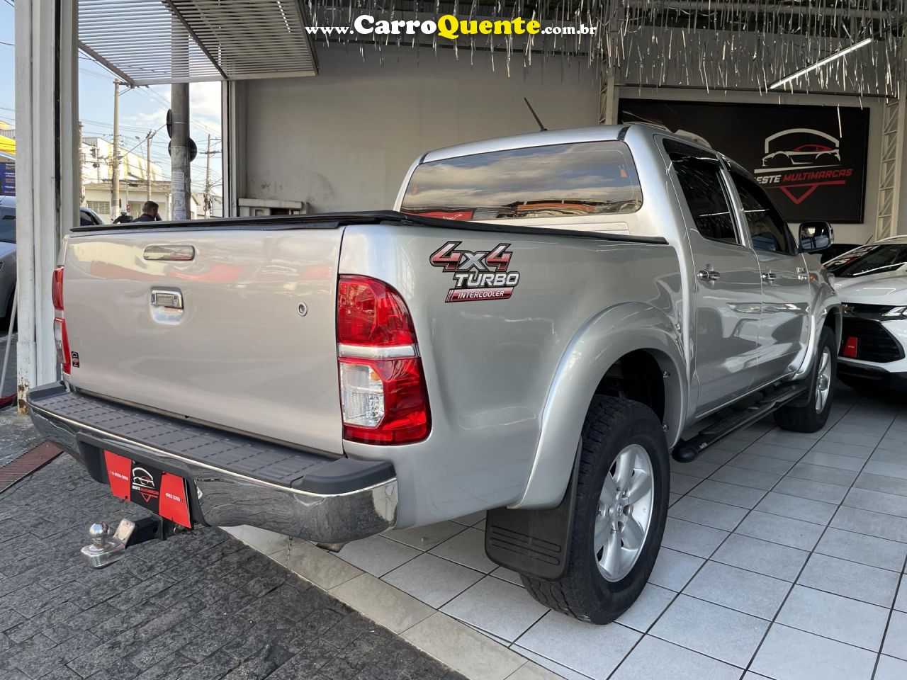 TOYOTA   HILUX CD D4-D 4X4 3.0 TDI DIES. MEC.   PRATA 2013 3.0 DIESEL - Loja