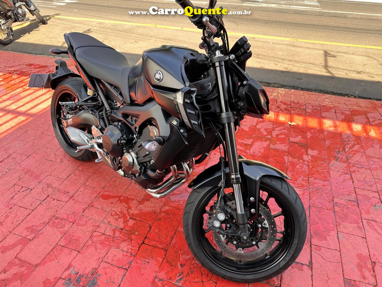 YAMAHA MT-09  - Loja