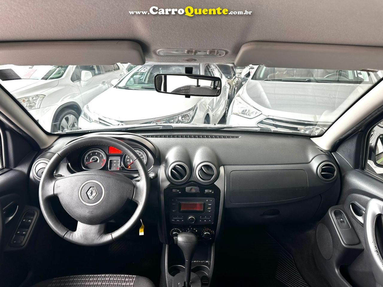 RENAULT SANDERO 1.6 PRIVILEGE 16V - Loja