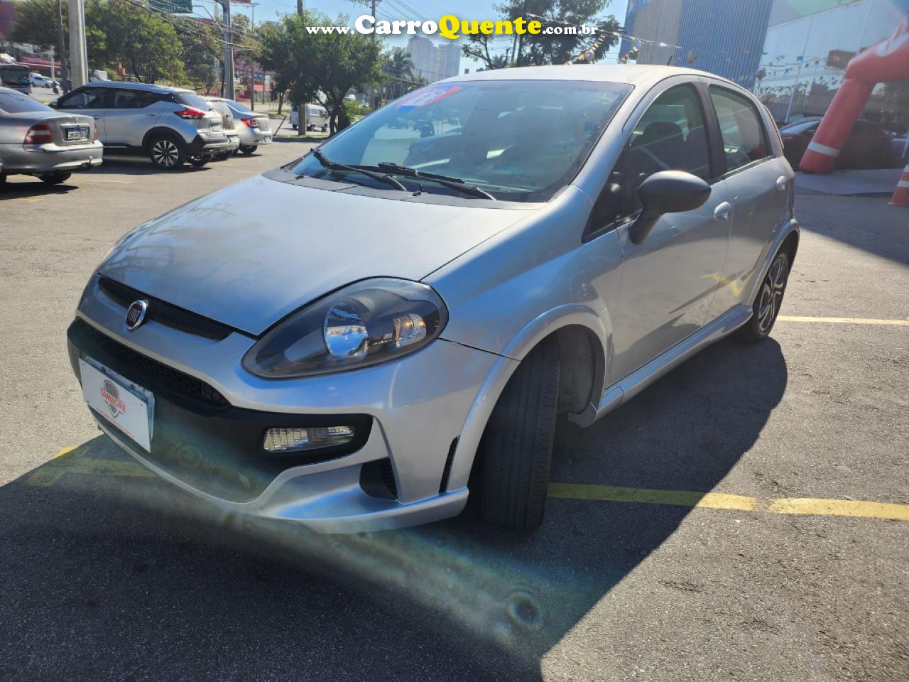 FIAT   PUNTO BLACKMOTION DUAL. 1.8 FLEX 16V 5P   PRATA 2017 1.8 FLEX - Loja