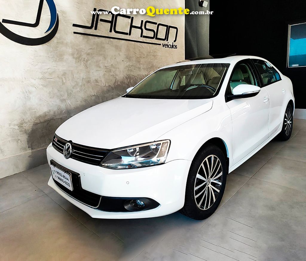 VOLKSWAGEN JETTA 2.0 TSI HIGHLINE 211CV - Loja