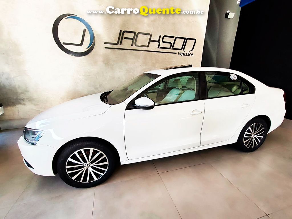 VOLKSWAGEN JETTA 2.0 TSI HIGHLINE 211CV - Loja