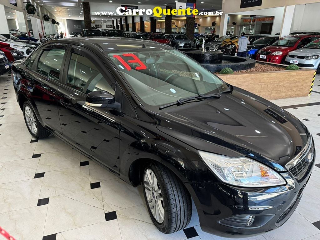 FORD FOCUS 1.6 GLX SEDAN 16V - Loja