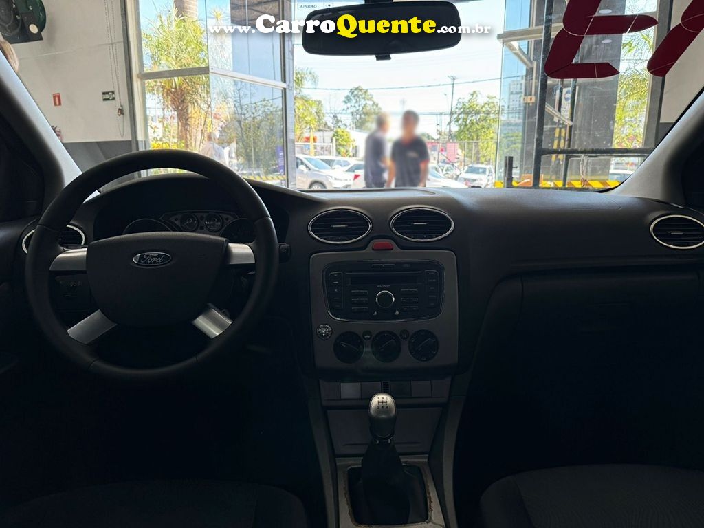 FORD FOCUS 1.6 GLX SEDAN 16V - Loja