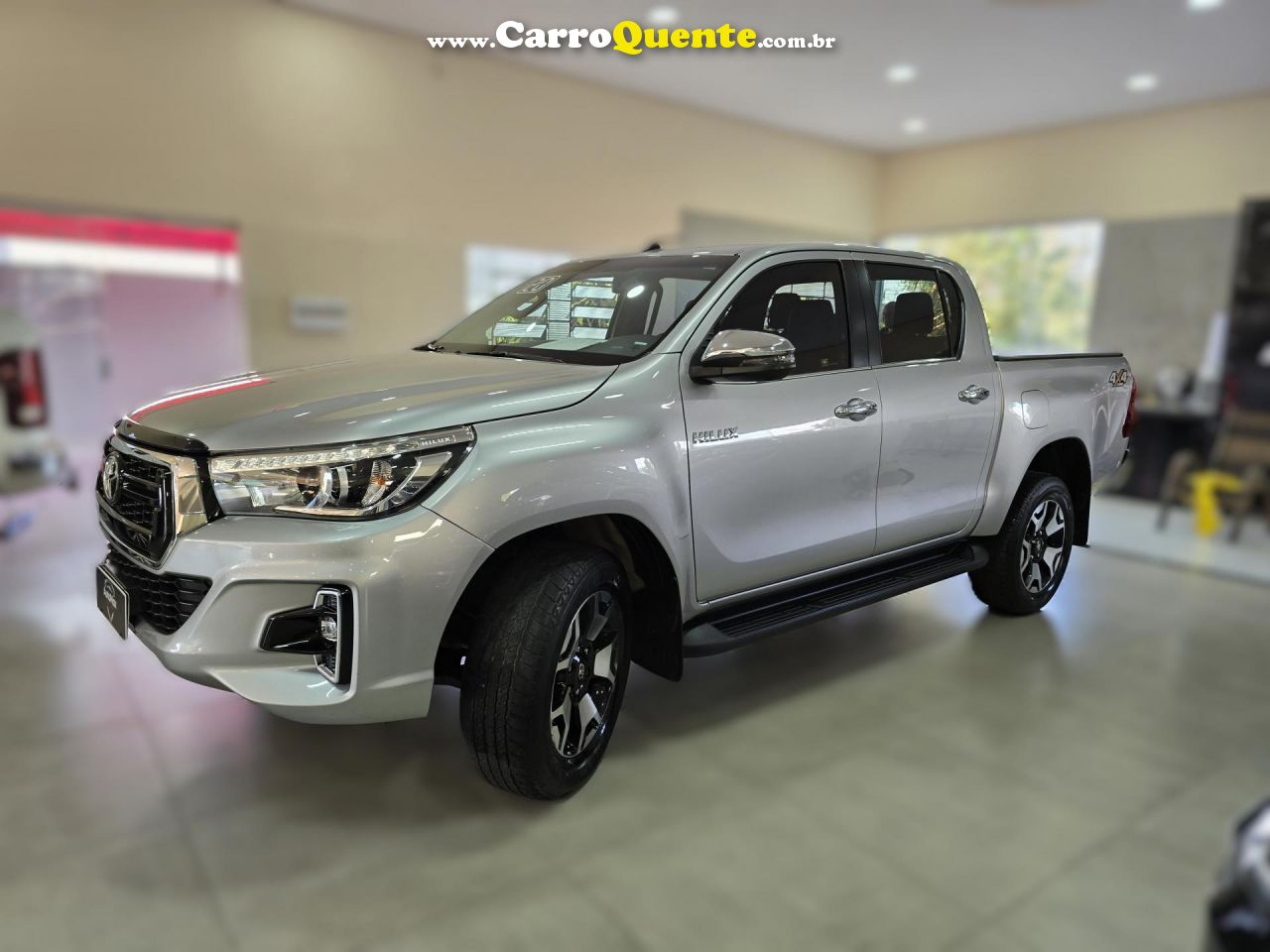 TOYOTA   HILUX CD SRX 4X4 2.8 TDI 16V DIESEL AUT.   PRATA 2020 2.8 DIESEL - Loja