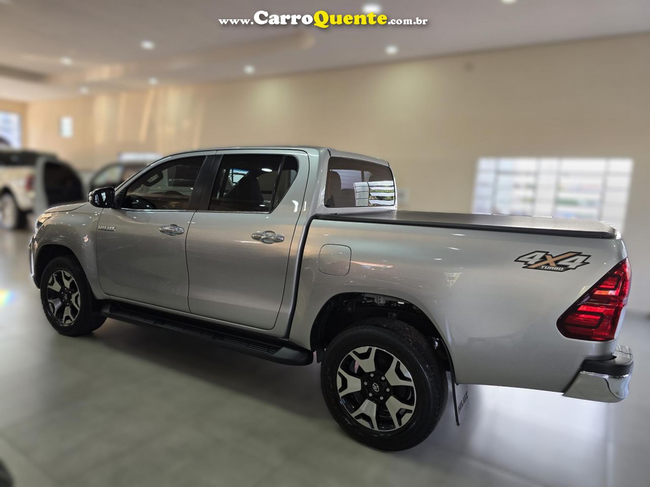 TOYOTA   HILUX CD SRX 4X4 2.8 TDI 16V DIESEL AUT.   PRATA 2020 2.8 DIESEL - Loja