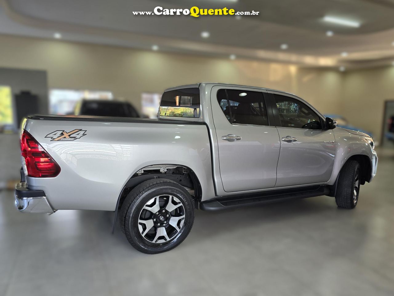 TOYOTA   HILUX CD SRX 4X4 2.8 TDI 16V DIESEL AUT.   PRATA 2020 2.8 DIESEL - Loja