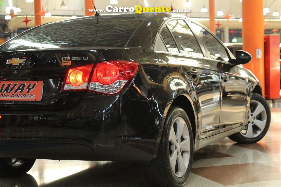 CHEVROLET CRUZE 1.8 LT 16V SEDAN - Loja