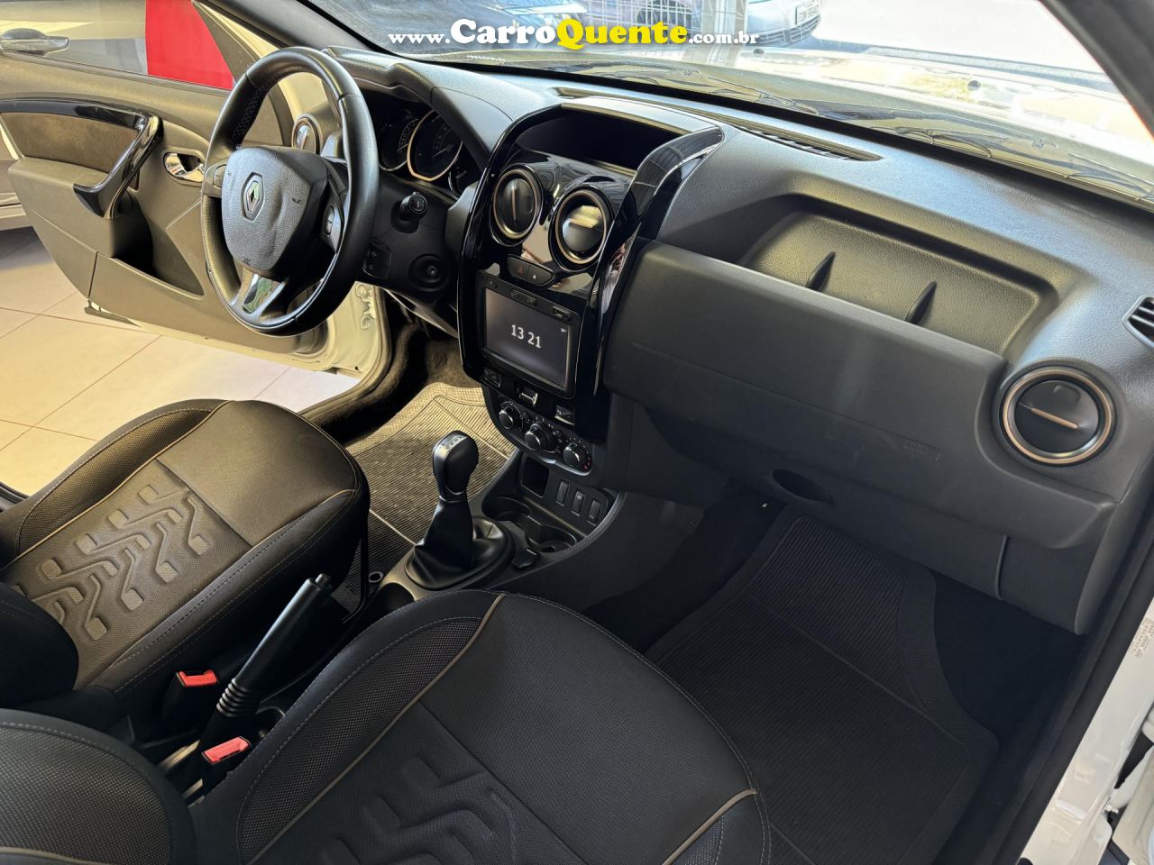 RENAULT   DUSTER DYNAMIQUE 1.6 FLEX 16V AUT.   BRANCO 2019 1.6 FLEX - Loja