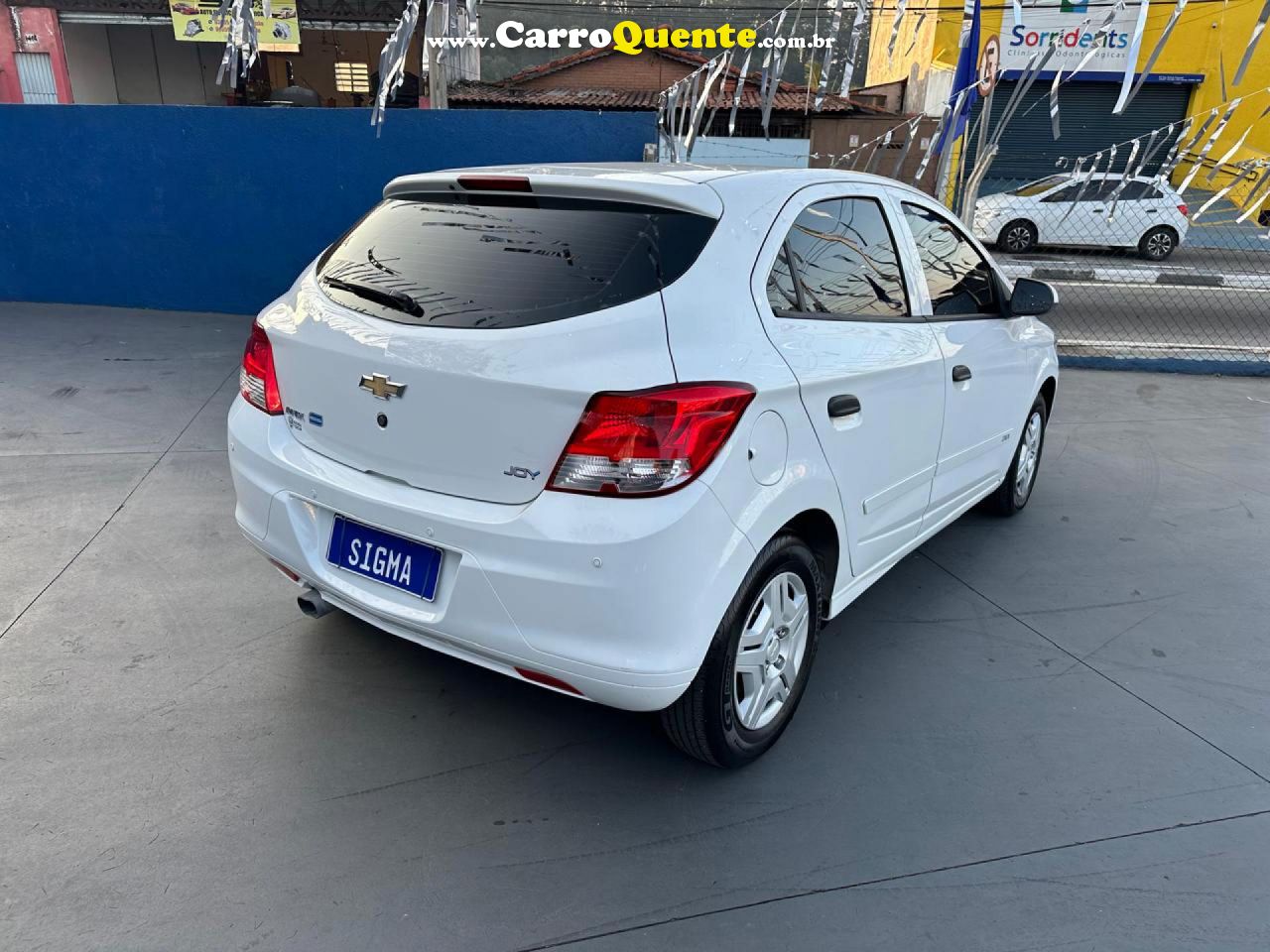 CHEVROLET   ONIX HATCH JOY 1.0 8V FLEX 5P MEC.   BRANCO 2018 1.0 FLEX - Loja