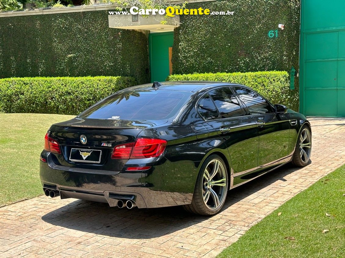 BMW M5 4.4 V8 32V - Loja