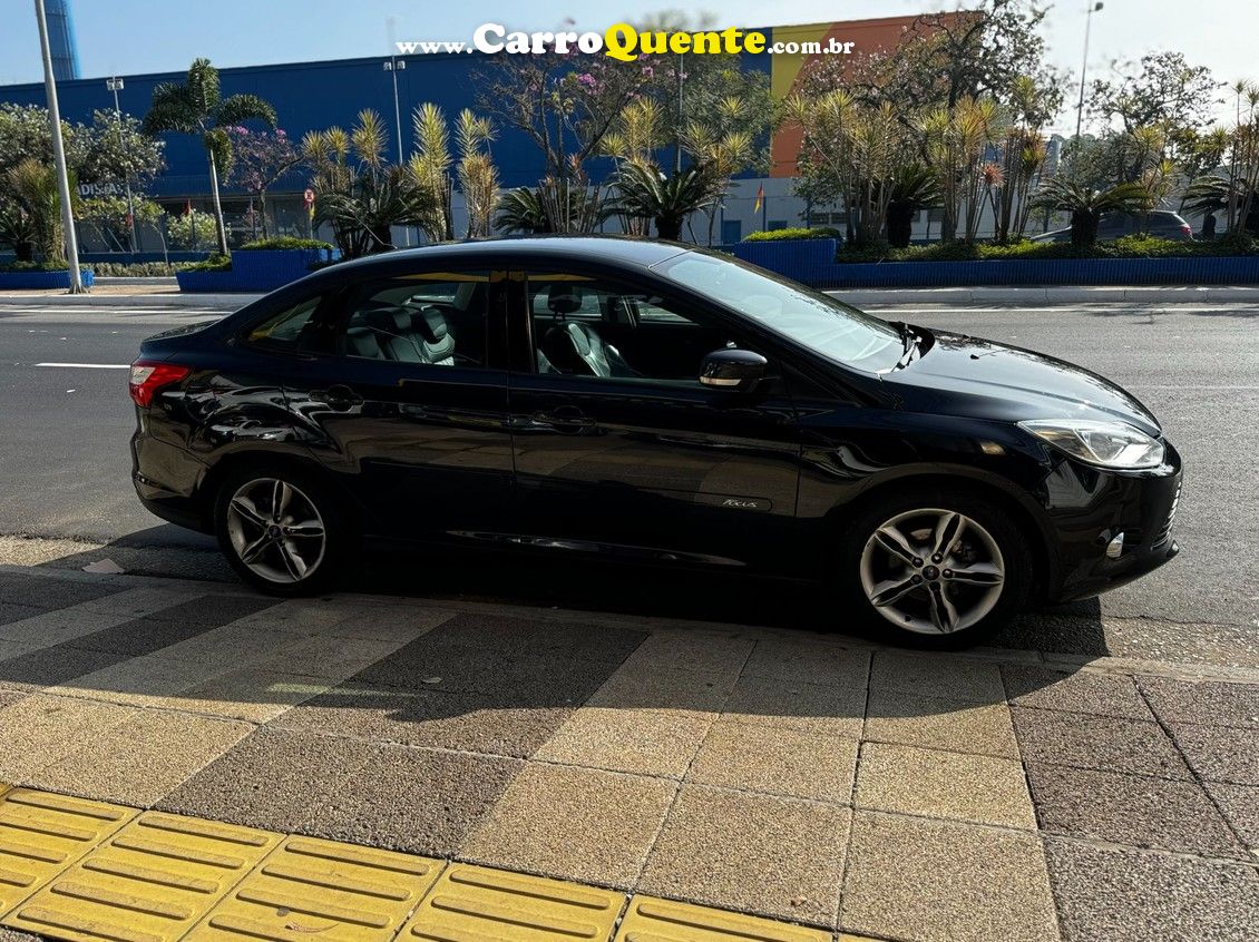 FORD FOCUS 2.0 SE PLUS SEDAN 16V - Loja