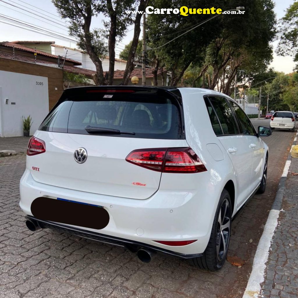 VOLKSWAGEN   GOLF GTI 2.0 TSI 220CV AUT.   BRANCO 2015 2.0 GASOLINA - Loja