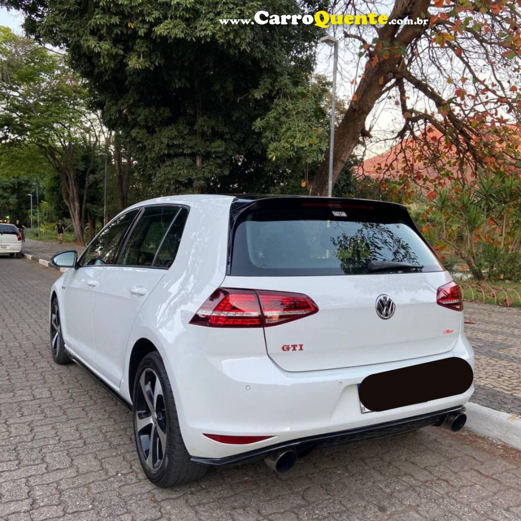 VOLKSWAGEN   GOLF GTI 2.0 TSI 220CV AUT.   BRANCO 2015 2.0 GASOLINA - Loja