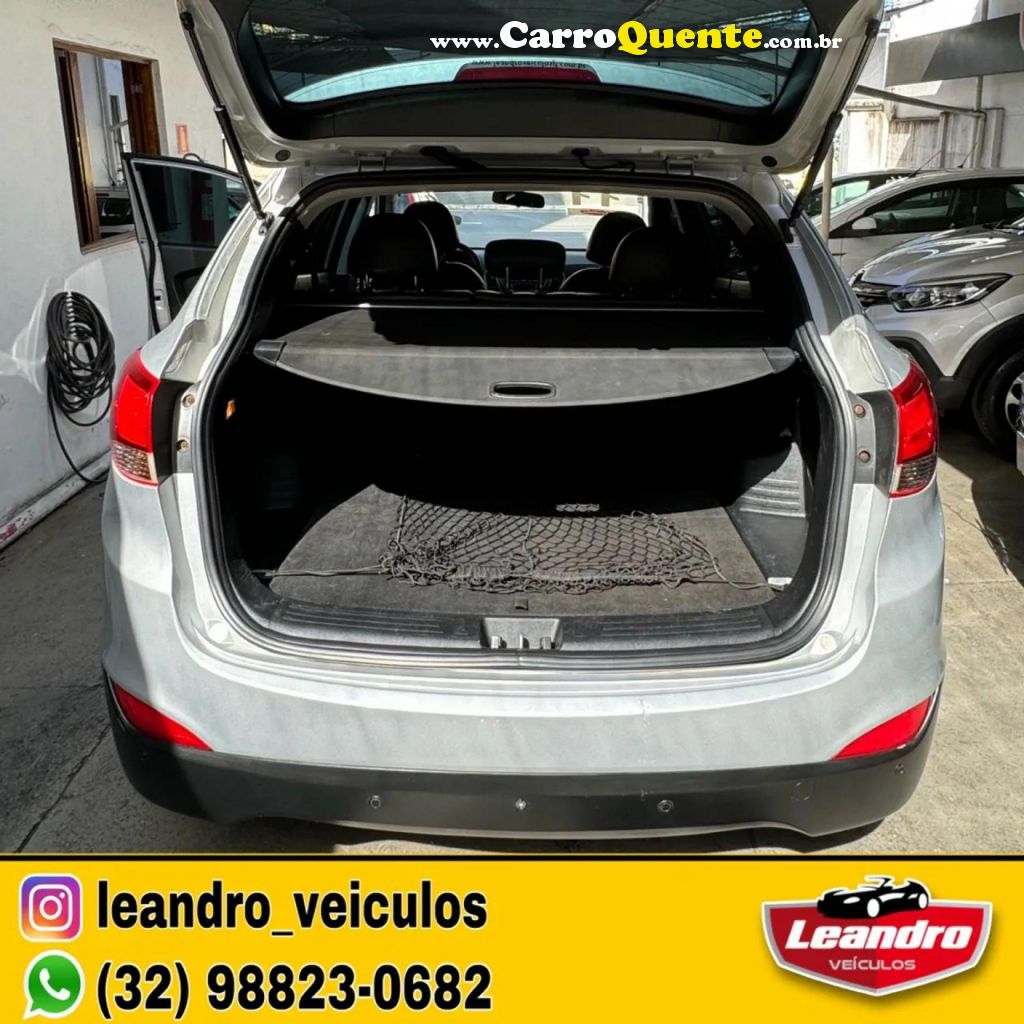 HYUNDAI   IX35 2.0 16V 170CV 2WD4WD MEC.   PRATA 2011 2.0 GASOLINA - Loja