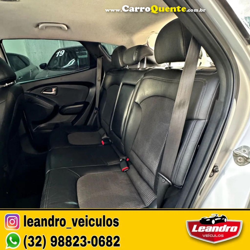 HYUNDAI   IX35 2.0 16V 170CV 2WD4WD MEC.   PRATA 2011 2.0 GASOLINA - Loja