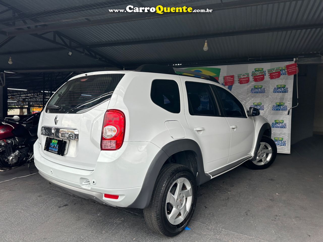 RENAULT DUSTER - Loja